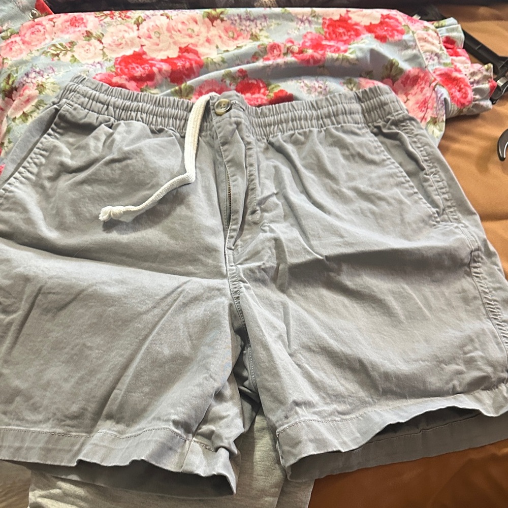 crown & ivy Gray Women's Shorts